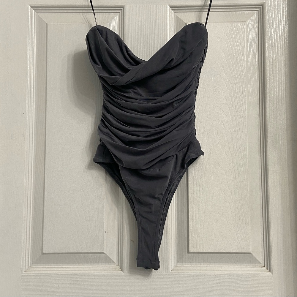 Princess Polly Raney Bodysuit Size 2 Gray Strapless New With Tag